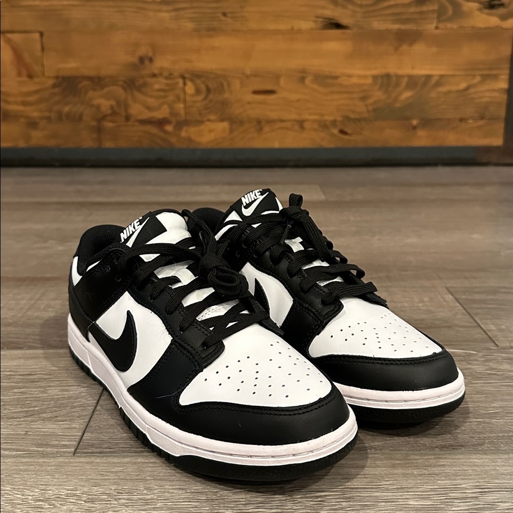 Nike Classic Black and White Low-Tops